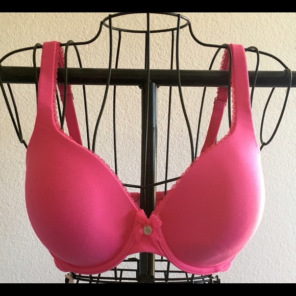 Victoria's Secret Hot Pink 34D Bra, Lined Coverage