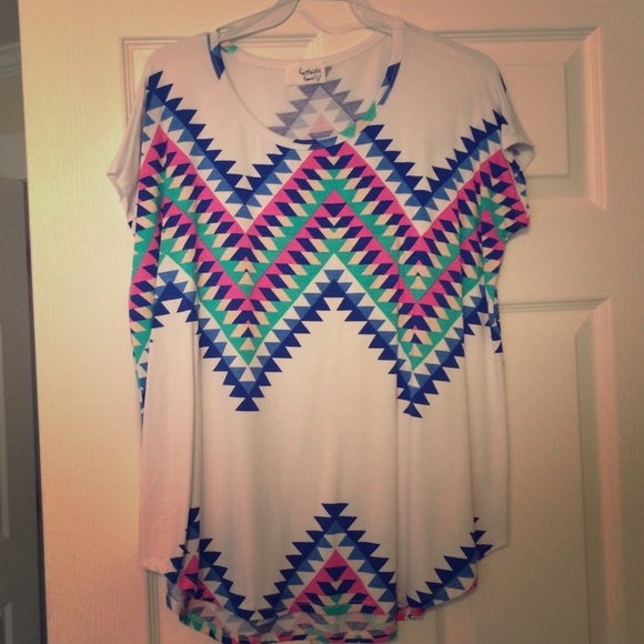 Geometric flowy tee (mint, royal, pink) - Picture 1 of 3