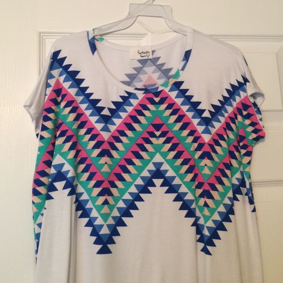 Geometric flowy tee (mint, royal, pink) - Picture 2 of 3