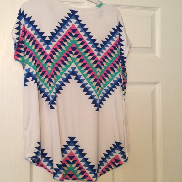 Geometric flowy tee (mint, royal, pink) - Picture 3 of 3
