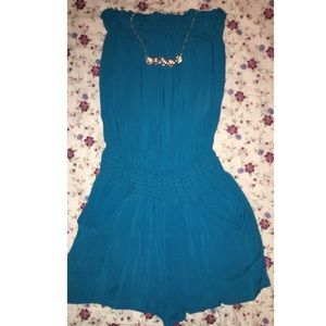 HP!! 🎉 Strapless romper w/ pockets