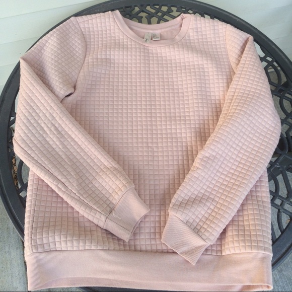Light pink "quilted" sweatshirt
