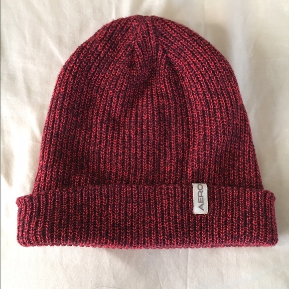 Multicolored red/maroon beanie