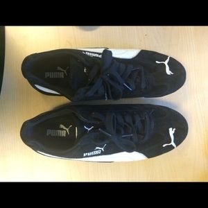 Puma women's sneakers in size 10. Worn once!
