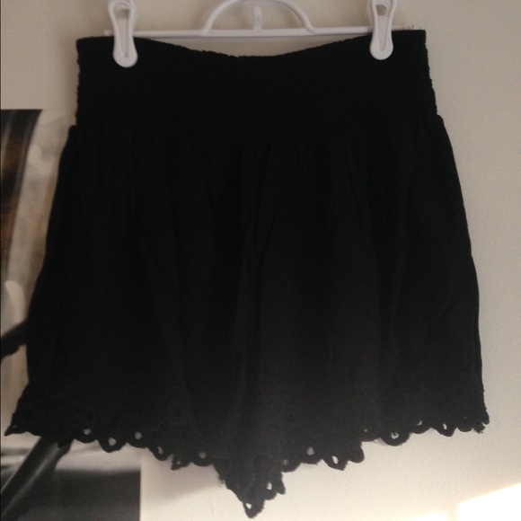 American Eagle Outfitters Black Flowy Shorts
