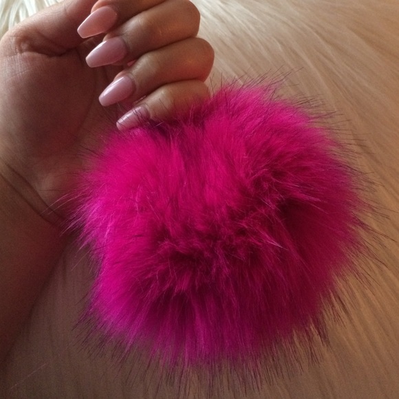 Large hot pink puff keychain💖💖💖