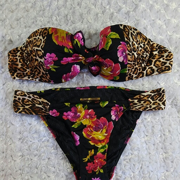 Victoria's Secret Bikini - Picture 2 of 3