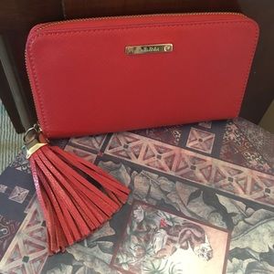 Stella & Dot Mercer Zip Wallet