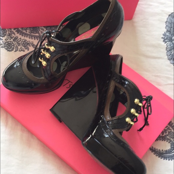 Betsey Johnson Wedges Size 9