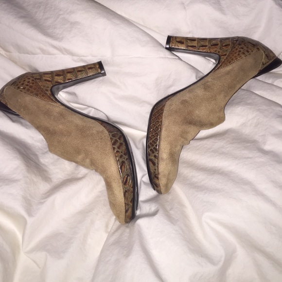 Heels - Picture 2 of 2
