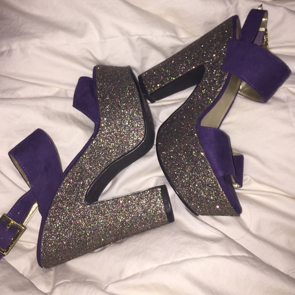 Heels - Picture 2 of 2
