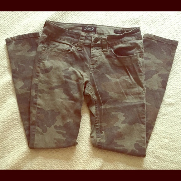 Skinny khaki jeans
