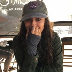 Meet your Posher, Victoria