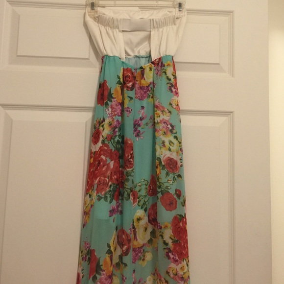 Beautiful Summer Dress - Picture 2 of 3