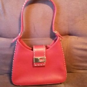 🍁FALL SALE! 🍁 Vintage Guess red handbag