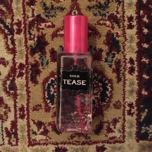 Noir Tease Victoria secret body mist