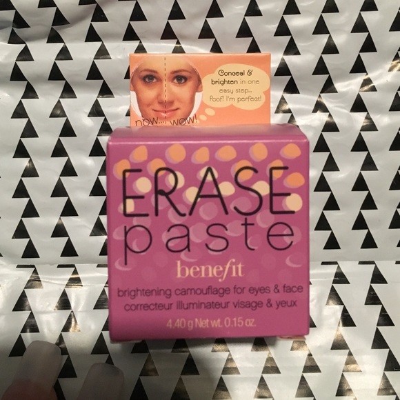 Benefit Erase Paste