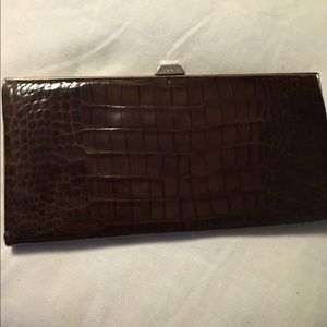 Lodis, brand new clutch