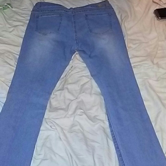 Jeans - Picture 2 of 3