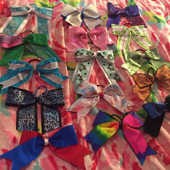 Cheerleading Bows! Smaller Ribbon - Picture 2 of 2