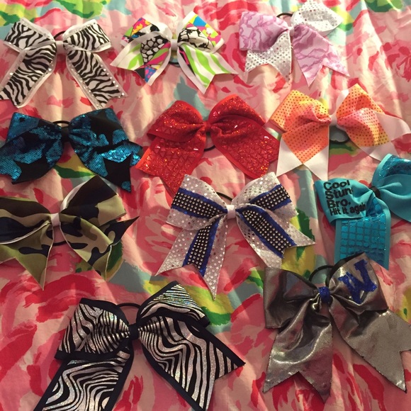 Cheerleading Bows! Larger Ribbon - Picture 2 of 2