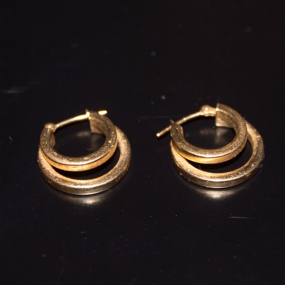 Women 14k gold earrings