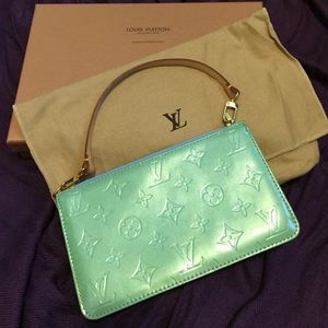 Authentic Louis Vuitton Pochette