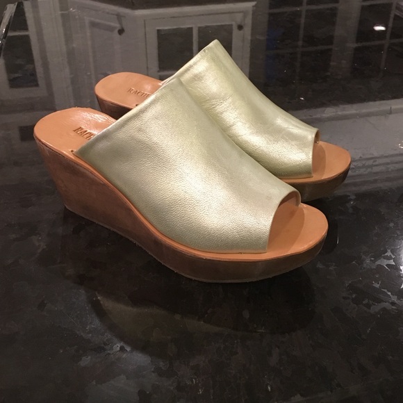 NEW Rachel Comey gold wedge sandal size 8