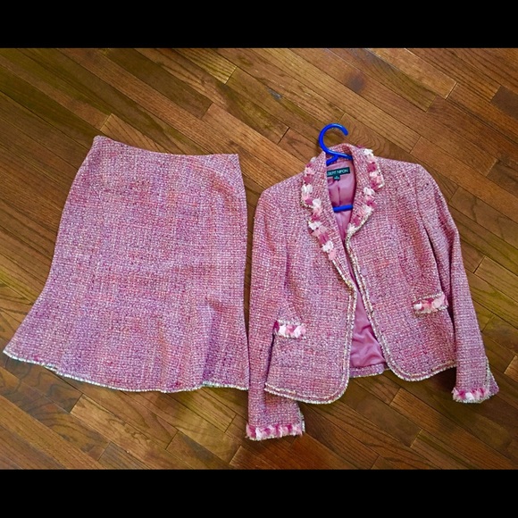 Albert Nipon women's 2-piece suit.