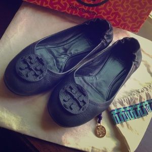 ‼️⚡️FLASH SALE 24 HRS ONLY‼️⚡️Navy Reva Flats