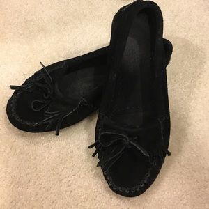 Black Minnetonka moccasins