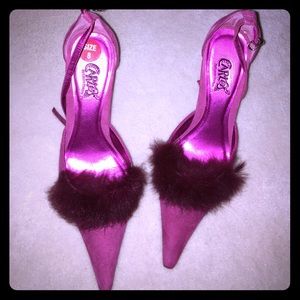 Fuchsia pointy toe heels
