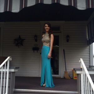 Meet your Posher, Logan