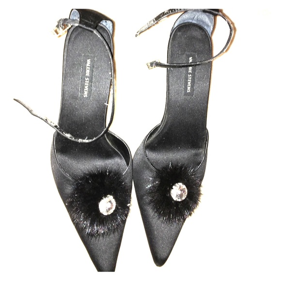 Black pointy toe fuzzy heels with jewel