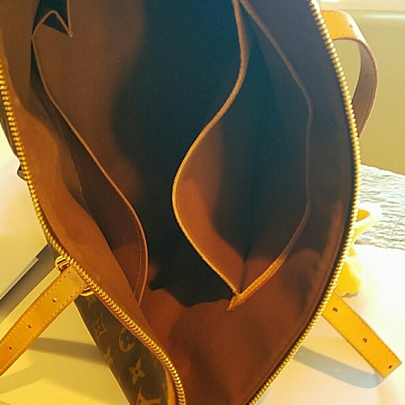 LOUIS VUITTON PALERMO BAG 😎FLASH SALE - Picture 3 of 4