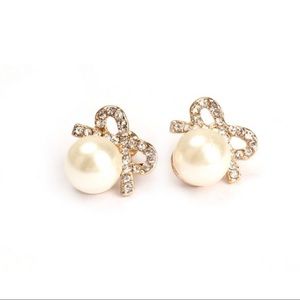 🆕Rhinestone Pearl pendant earrings 🎀