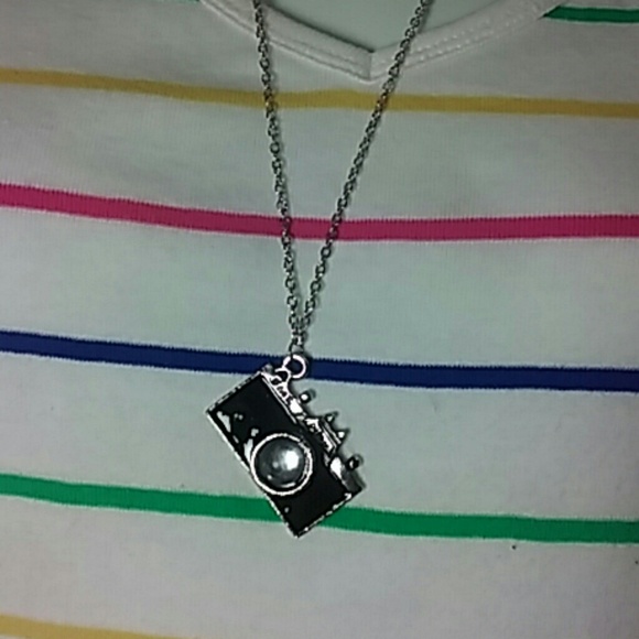 Jewelry - Vintage inspired mini camera necklace! 3/$5