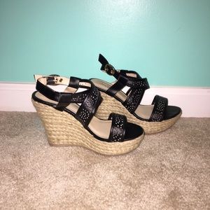 Black Wedges