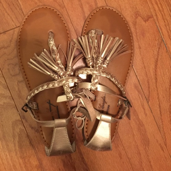 American Eagle Sandals