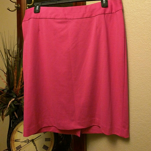 ❌SOLD❌ LB Ponte Knit Pencil Skirt