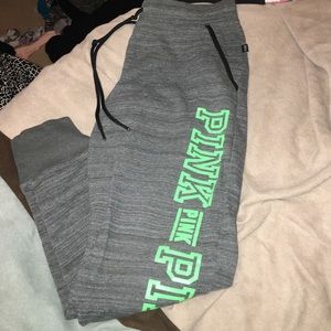 Trading 😍😍😍💃🏽💃🏽Victoria secret pink joggers