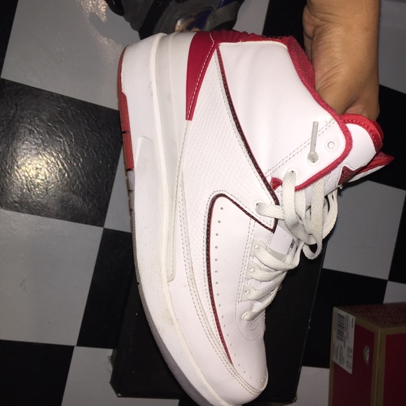 SOLD ON Ⓜ️ercari Jordan retro 2s - Picture 3 of 4