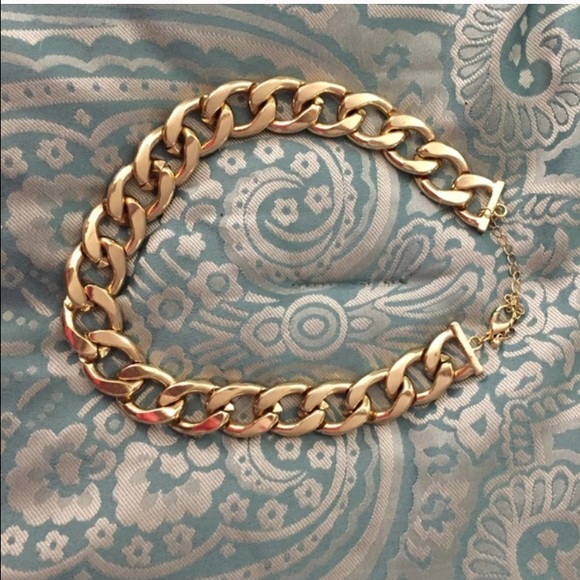 Lulu's gold chain necklace