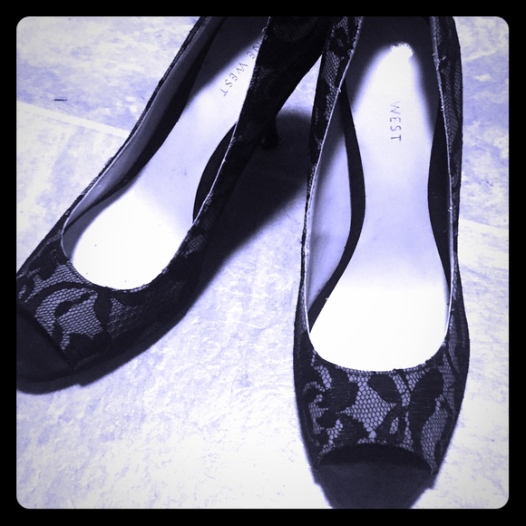 Nine West floral heel pumps!