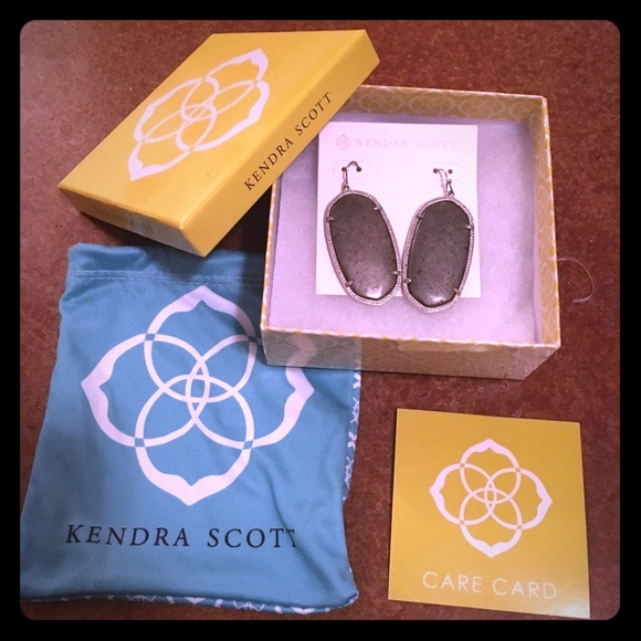 Kendra Scott silver Danielle earrings in pyrite