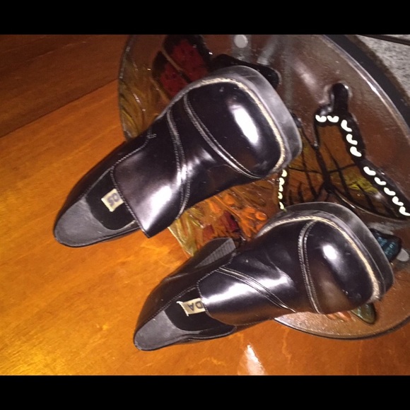 Black leather heel