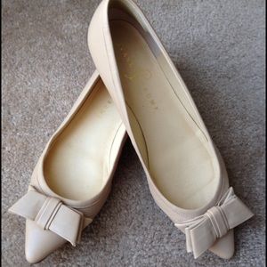Nude leather flats with bow by Ivanka Trump