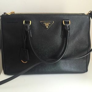 🌸reserved🌸 Prada Double Zip Saffiano Lux Tote