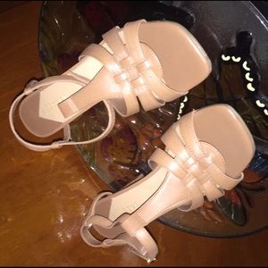 Brown strappy leather block heel