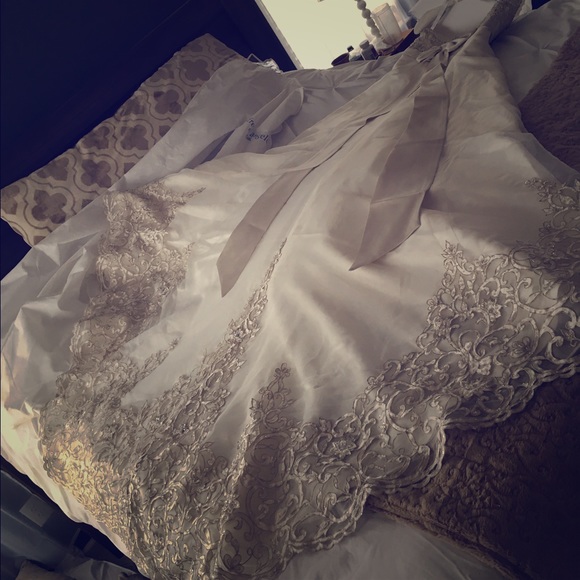 Alfred Angelo Madeira lace vintage wedding dress.